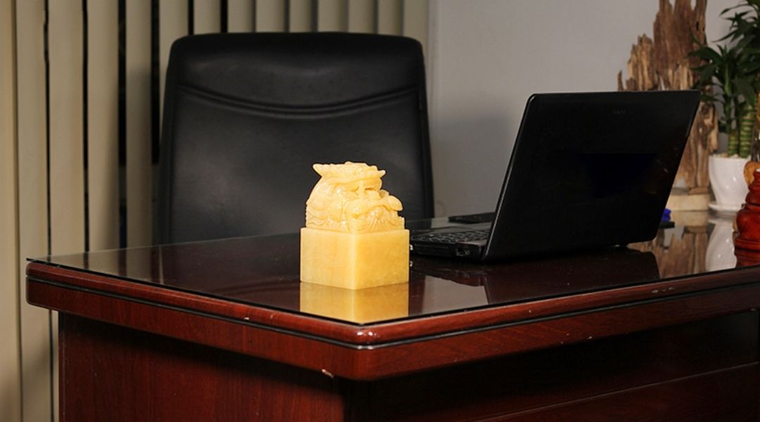 Phong thủy bàn làm việc cho người mệnh Hỏa