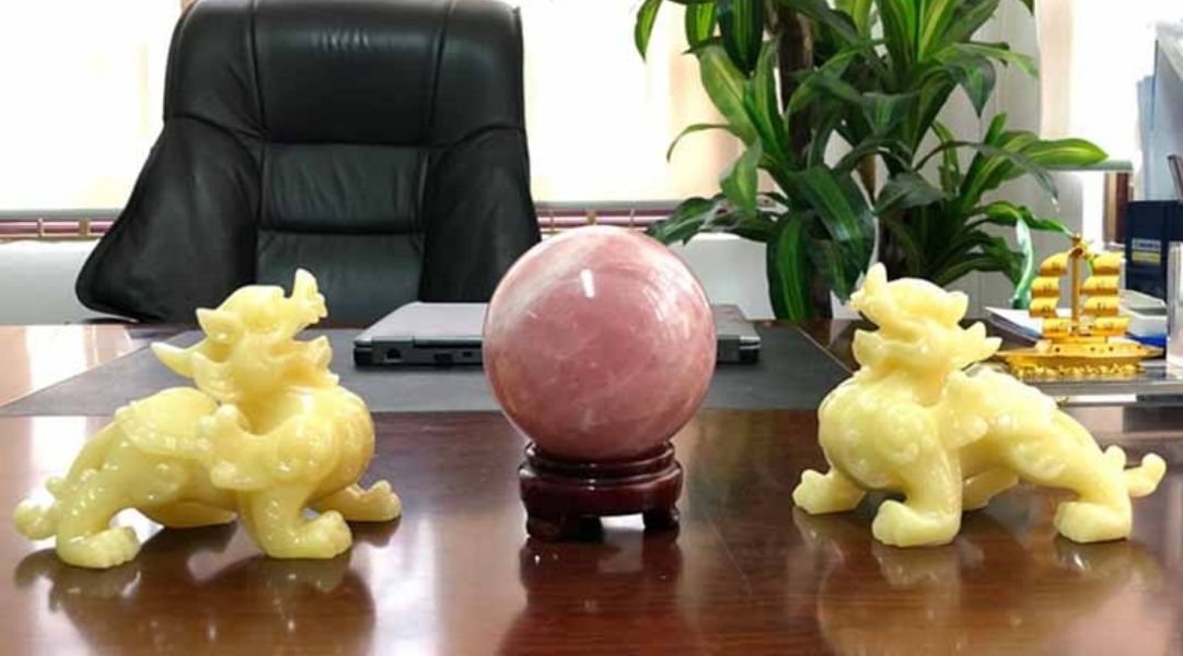 Vật để bàn làm việc theo phong thủy