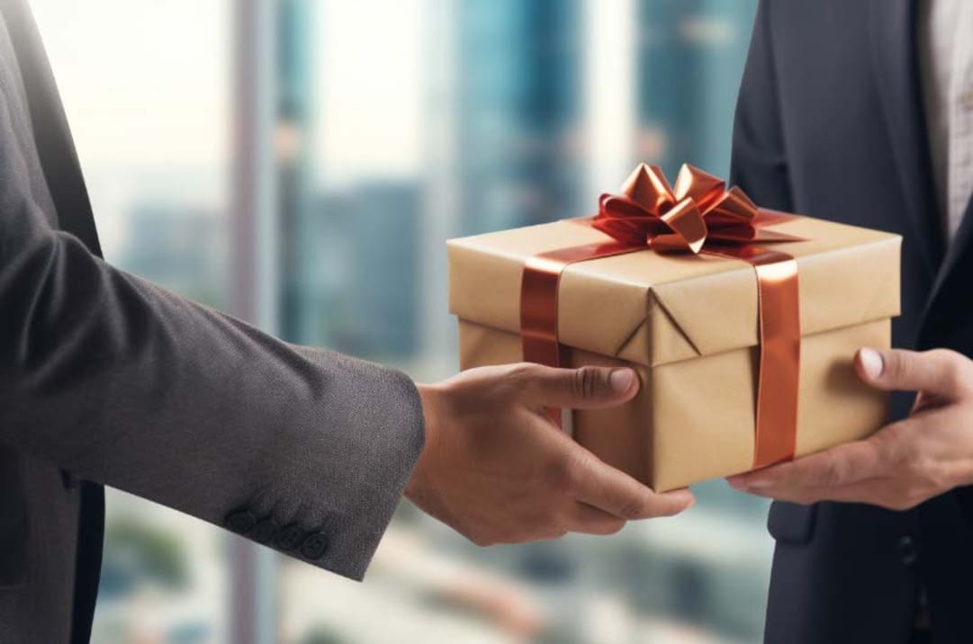 Cách nói chuyện khi tặng quà cho đối tác