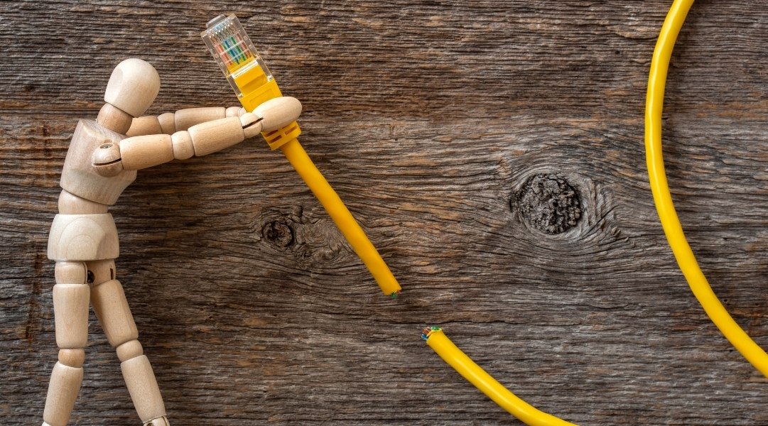 Tại sao Fanpage không nhắn tin được cho khách?