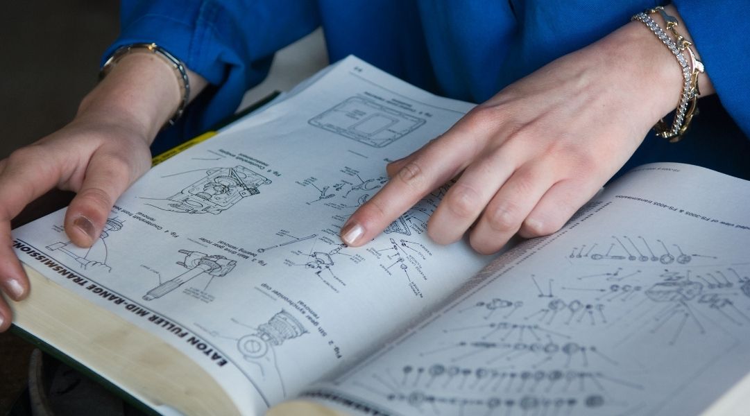 Nhu cầu kết nối Chatbot AI với CRM