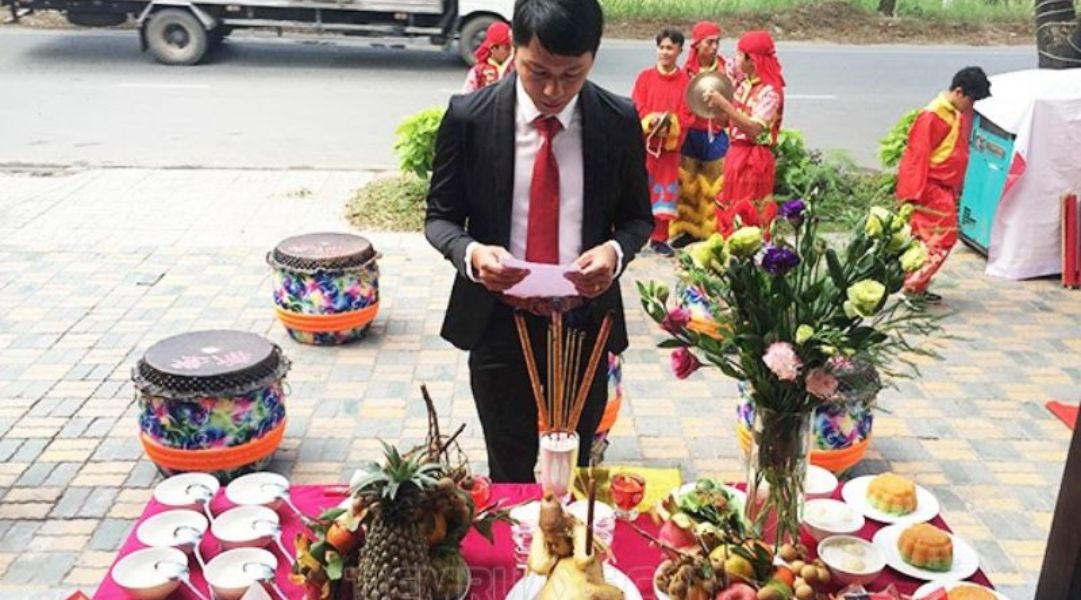 Văn khấn cúng tất niên công ty