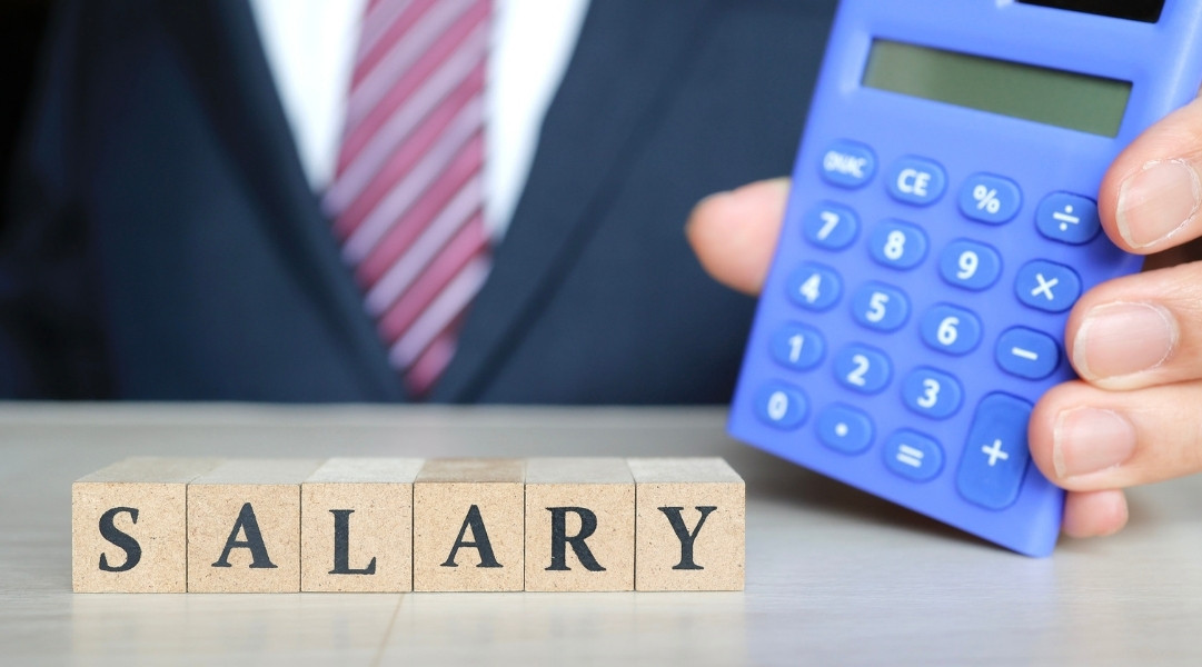 Điều chỉnh lương thưởng cho nhân viên