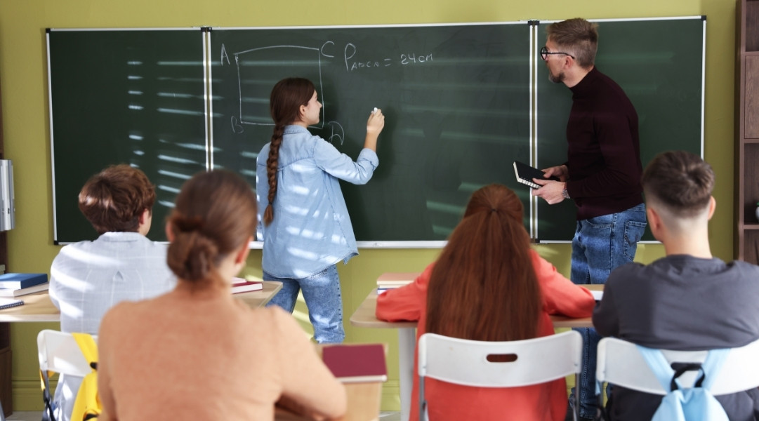 Cách đặt câu hỏi khai thác thông tin khách hàng trung tâm giáo dục