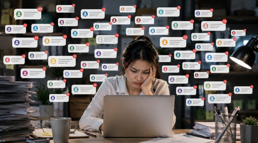 Tin nhắn quá tải khiến việc phản hồi khách hàng bị chậm trễ